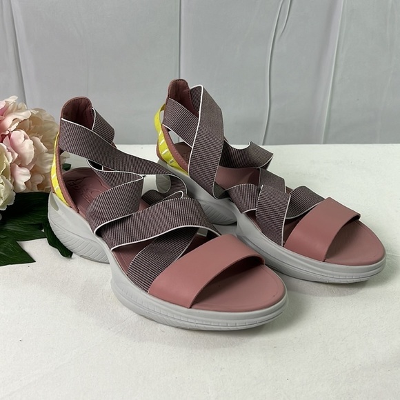NWOB Sorel Eraser Pink Moonstone Explorer Blitz Multi Strap Sandal Size 10 - Picture 3 of 6